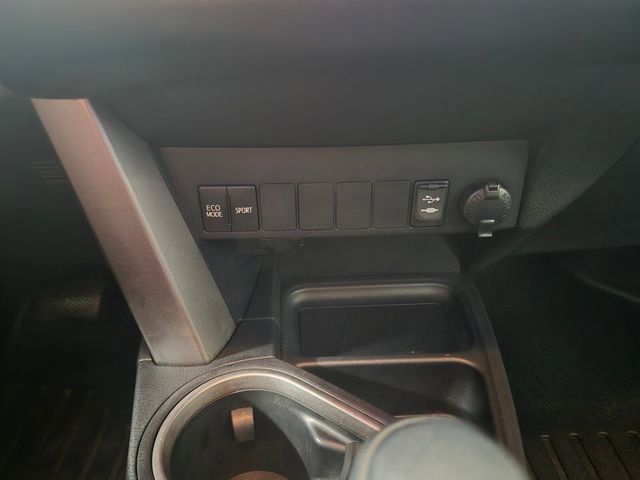 Used 2018 Toyota RAV4 XLE image 26