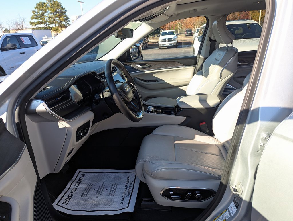 Used 2021 Jeep Grand Cherokee L Overland w/ Luxury Tech Group IV image 13