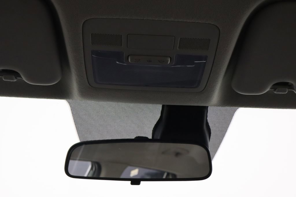 Used 2025 Hyundai Venue SE FWD image 14