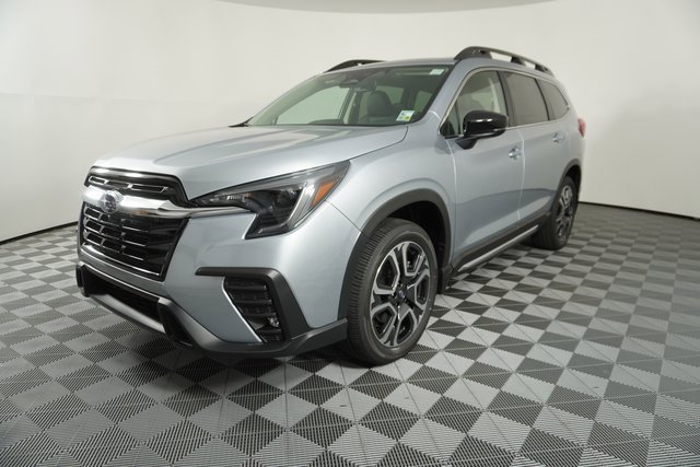 New 2025 Subaru Ascent Limited image 3