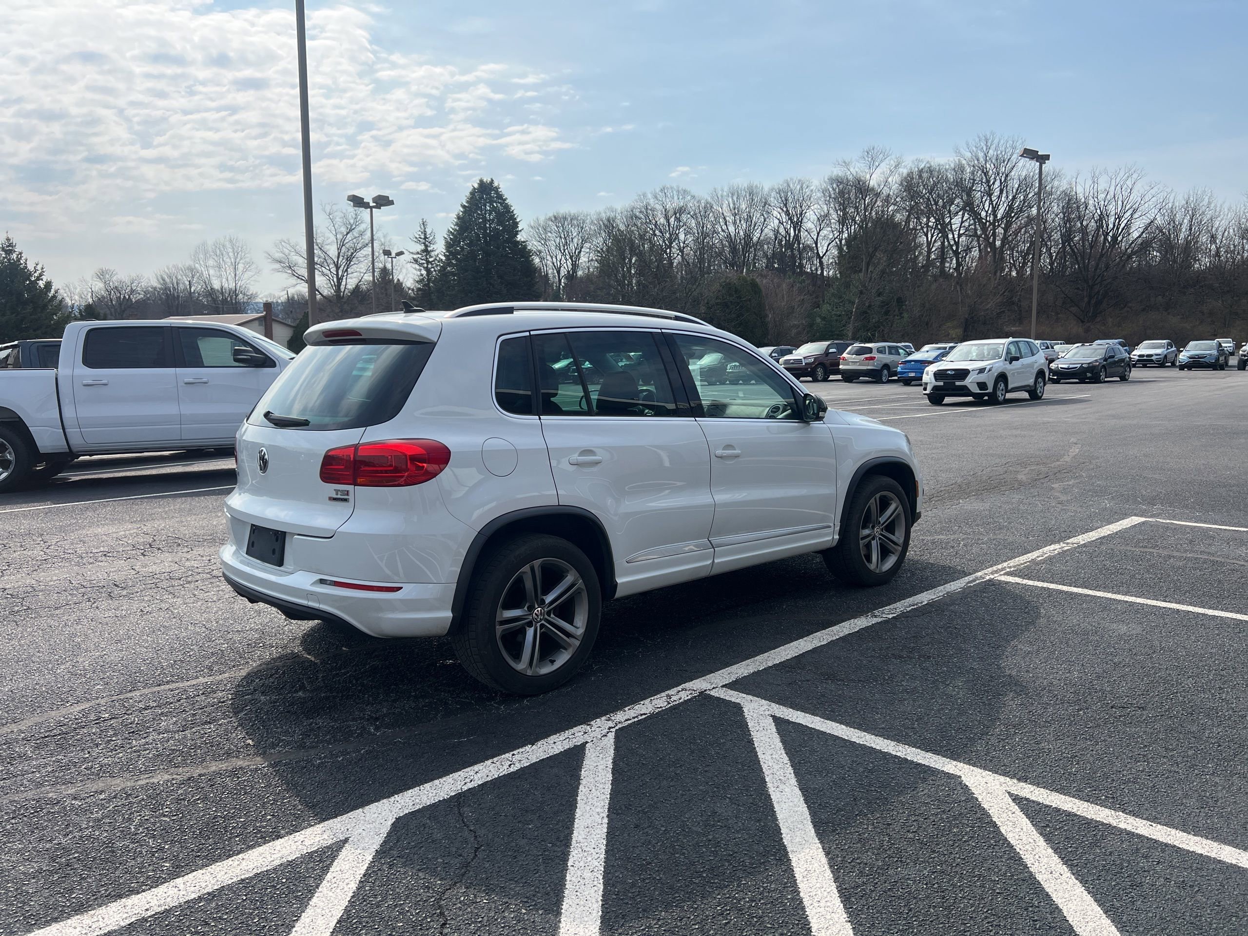 Used 2017 Volkswagen Tiguan Sport image 6