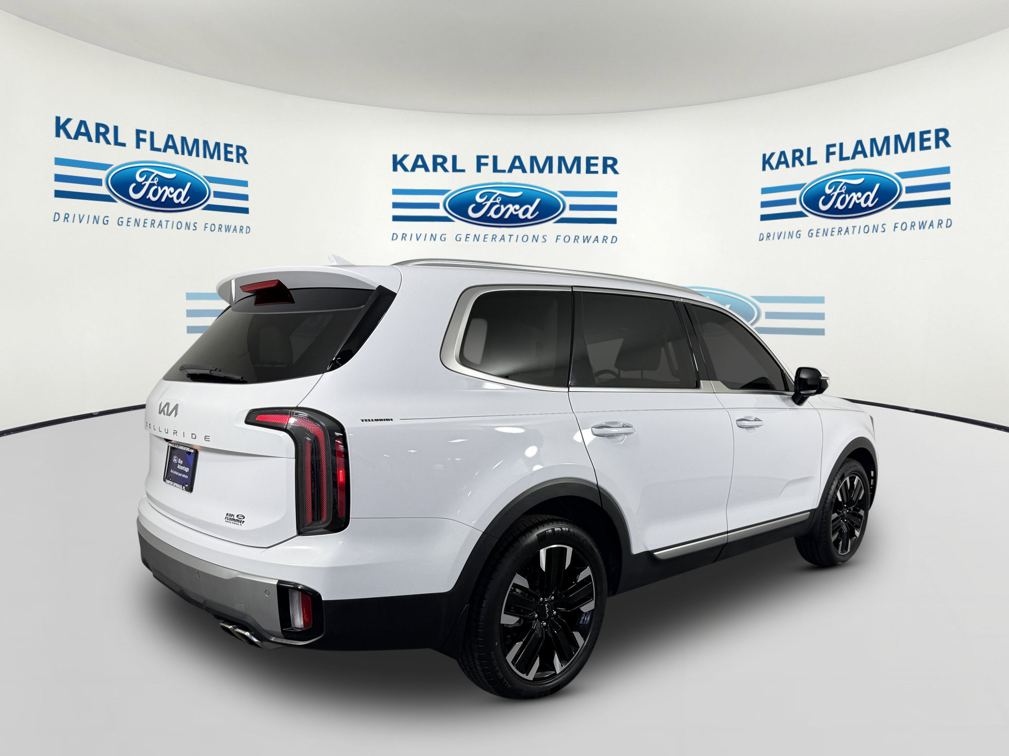 Used 2023 Kia Telluride SX FWD image 3