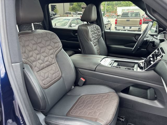 Certified 2025 Nissan Armada Platinum AWD/4WD image 25