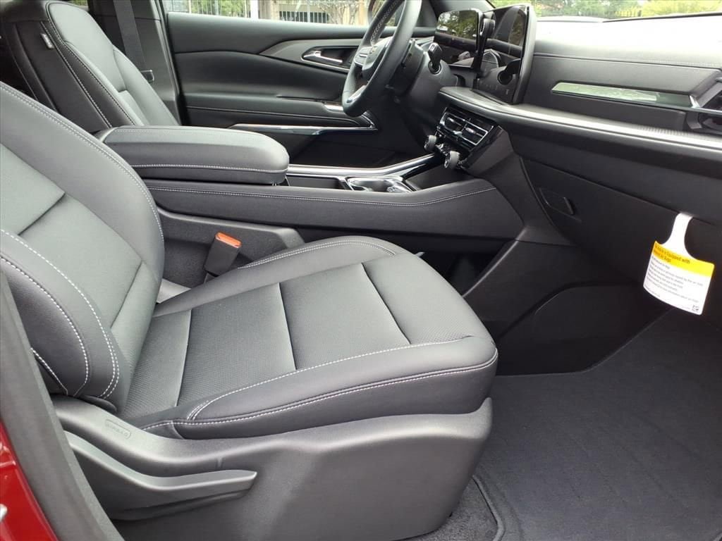 Used 2025 Chevrolet Traverse LT w/ Driver Confidence Package FWD image 21