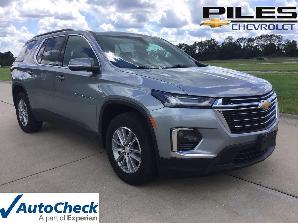 Used 2023 Chevrolet Traverse LT