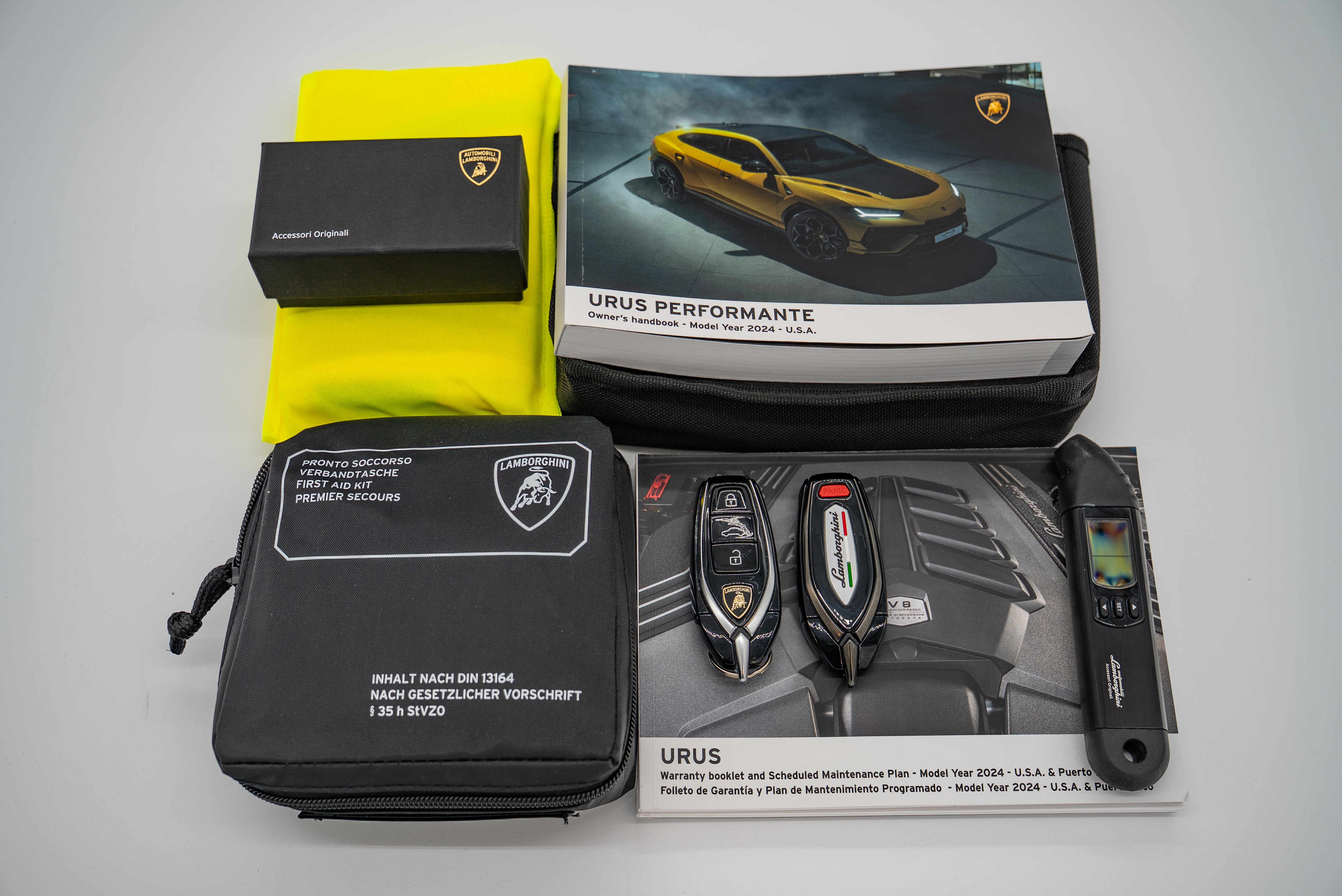 Used 2024 Lamborghini Urus Performante AWD/4WD image 20