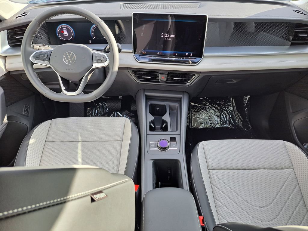 New 2026 Volkswagen Tiguan SE FWD image 6