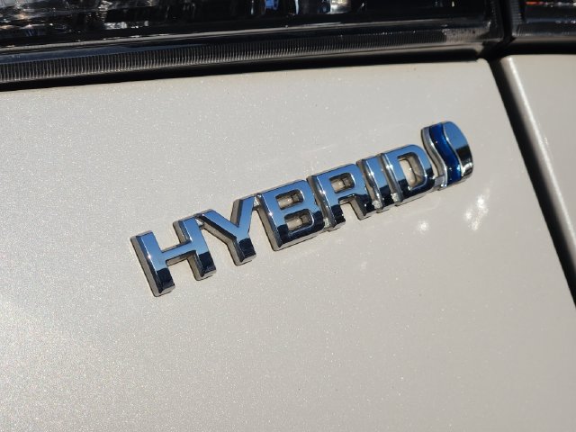 Used 2024 Toyota Highlander Limited AWD/4WD image 6