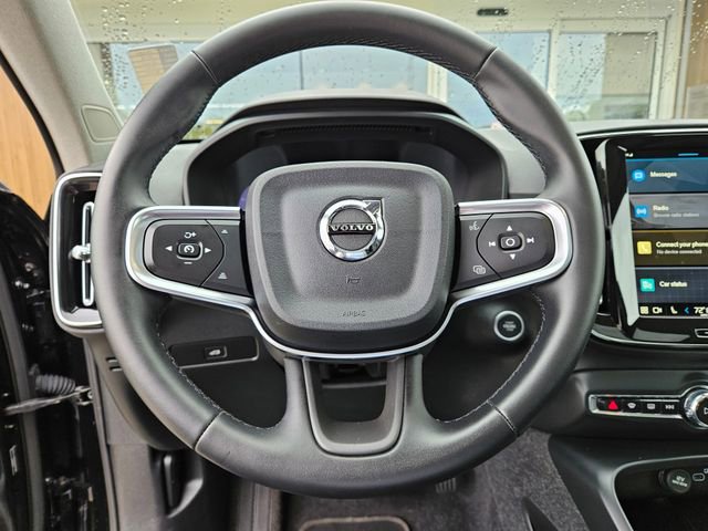 Used 2025 Volvo XC40 B5 Plus AWD/4WD image 22