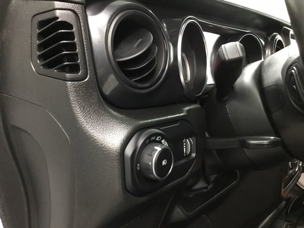 Used 2023 Jeep Wrangler Sport image 9