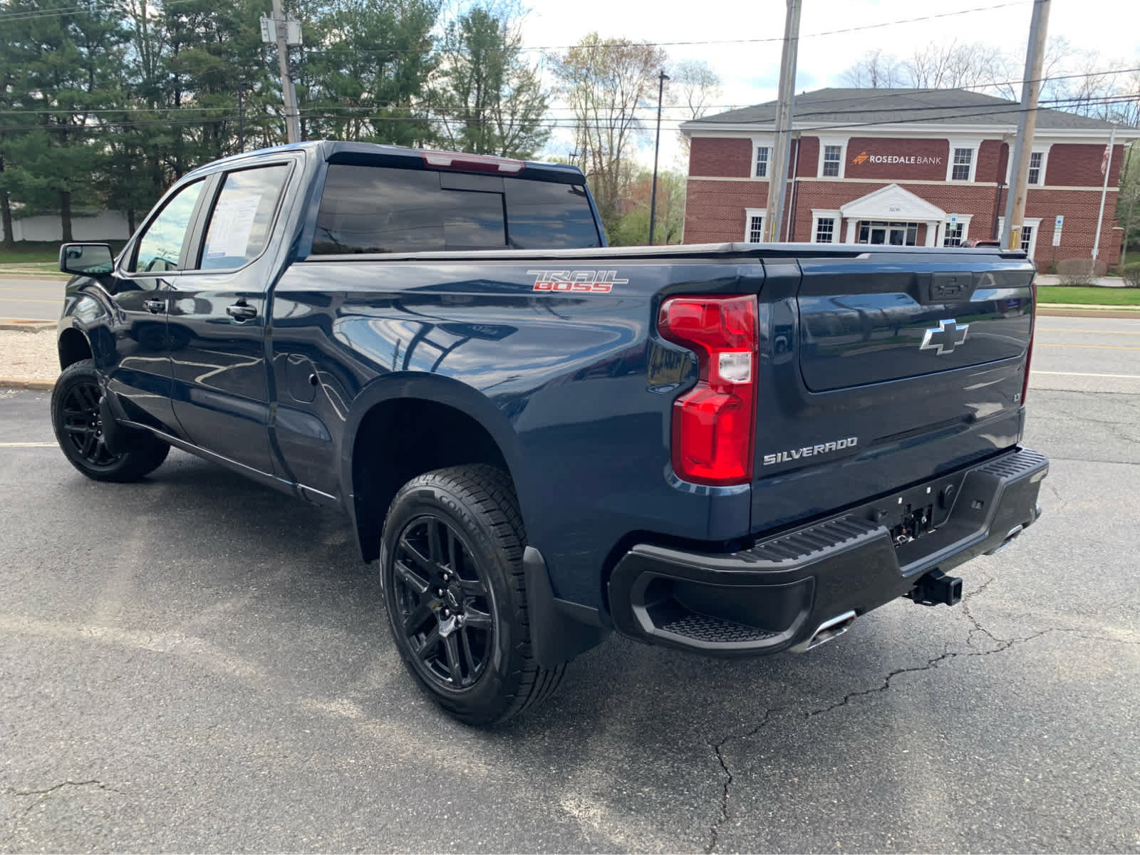 Used 2021 Chevrolet Silverado 1500 LT Trail Boss w/ Convenience Package II image 4