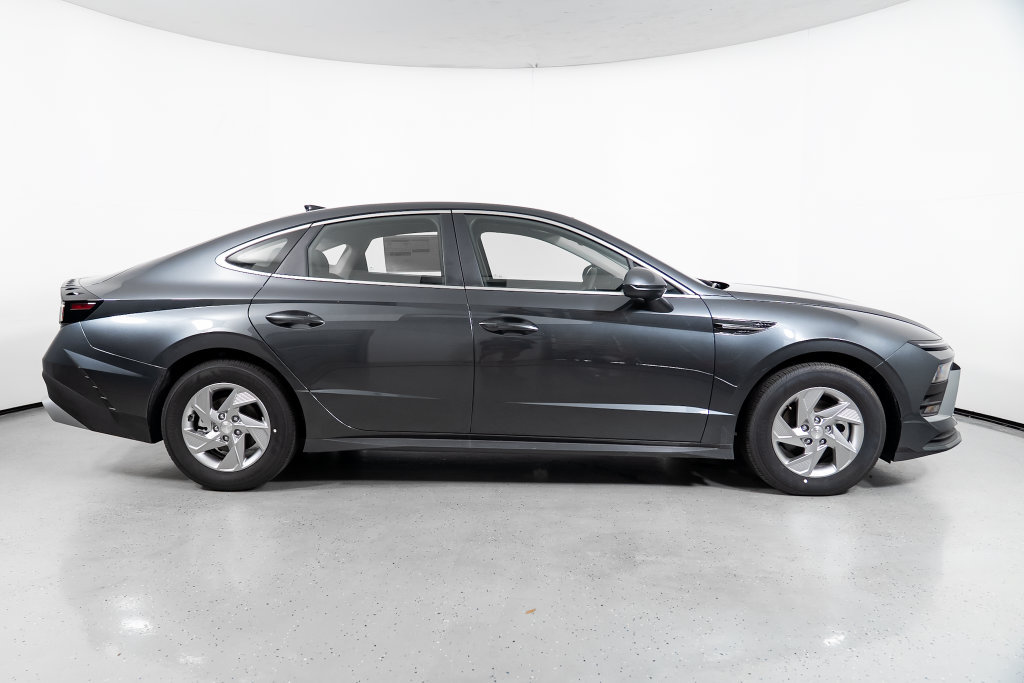 New 2026 Hyundai Sonata SE FWD image 3