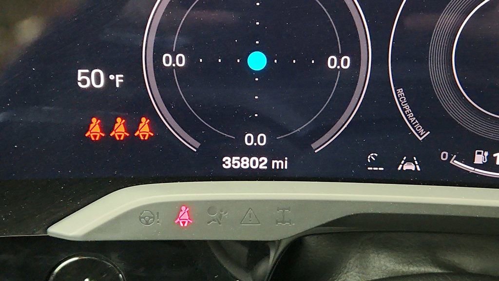 Used 2020 Porsche Taycan image 16