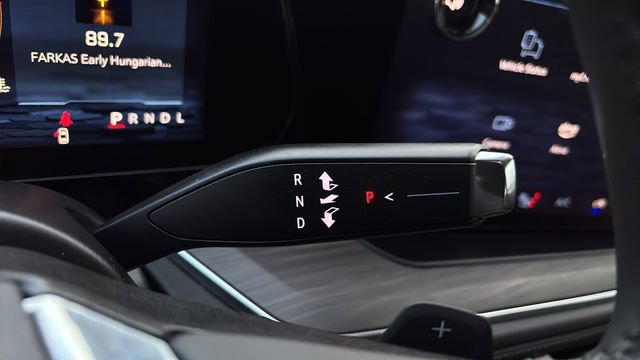 Used 2025 Chevrolet Suburban Z71 w/ Comfort Package image 30