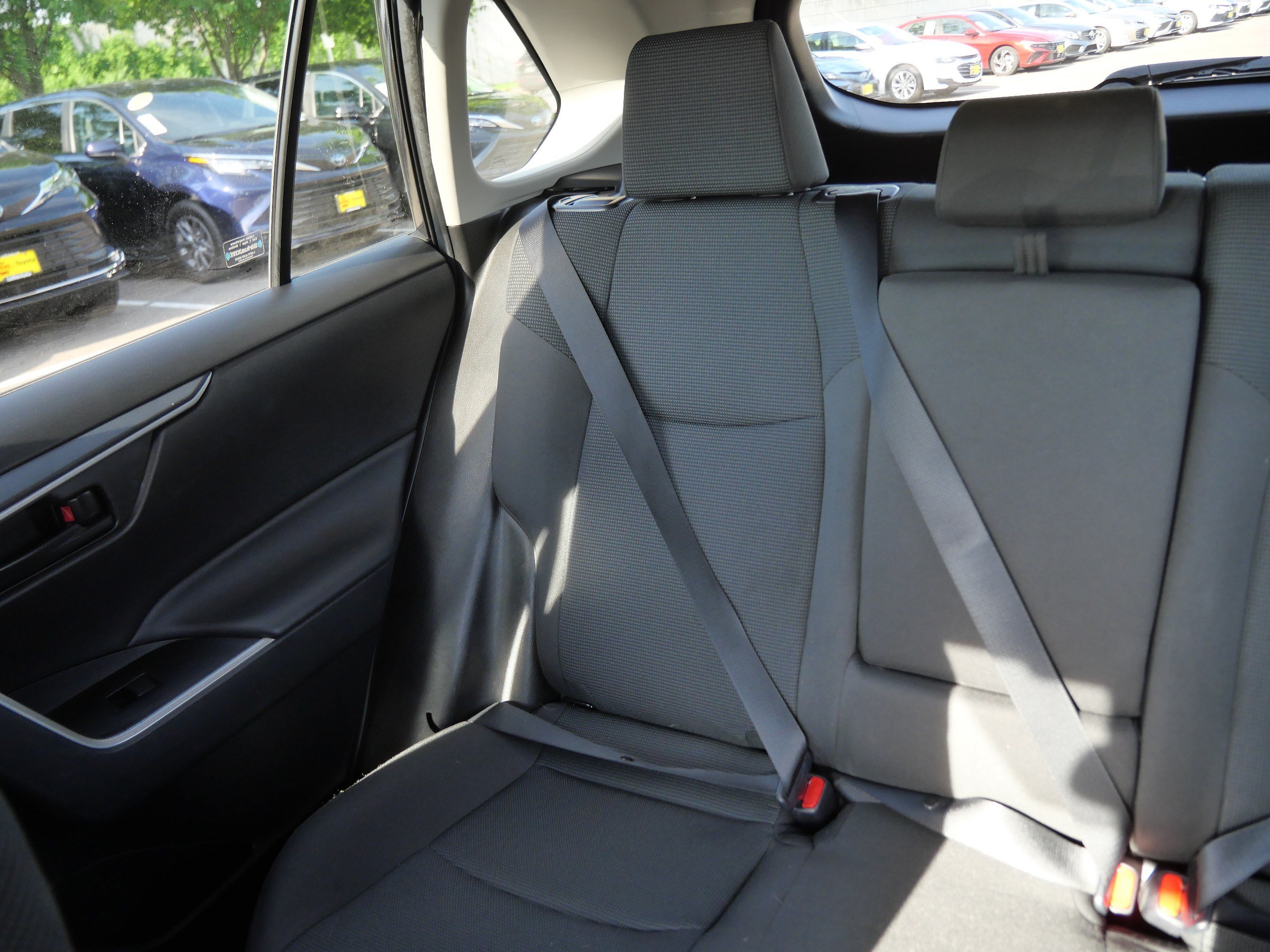 Certified 2022 Toyota RAV4 LE AWD/4WD image 13