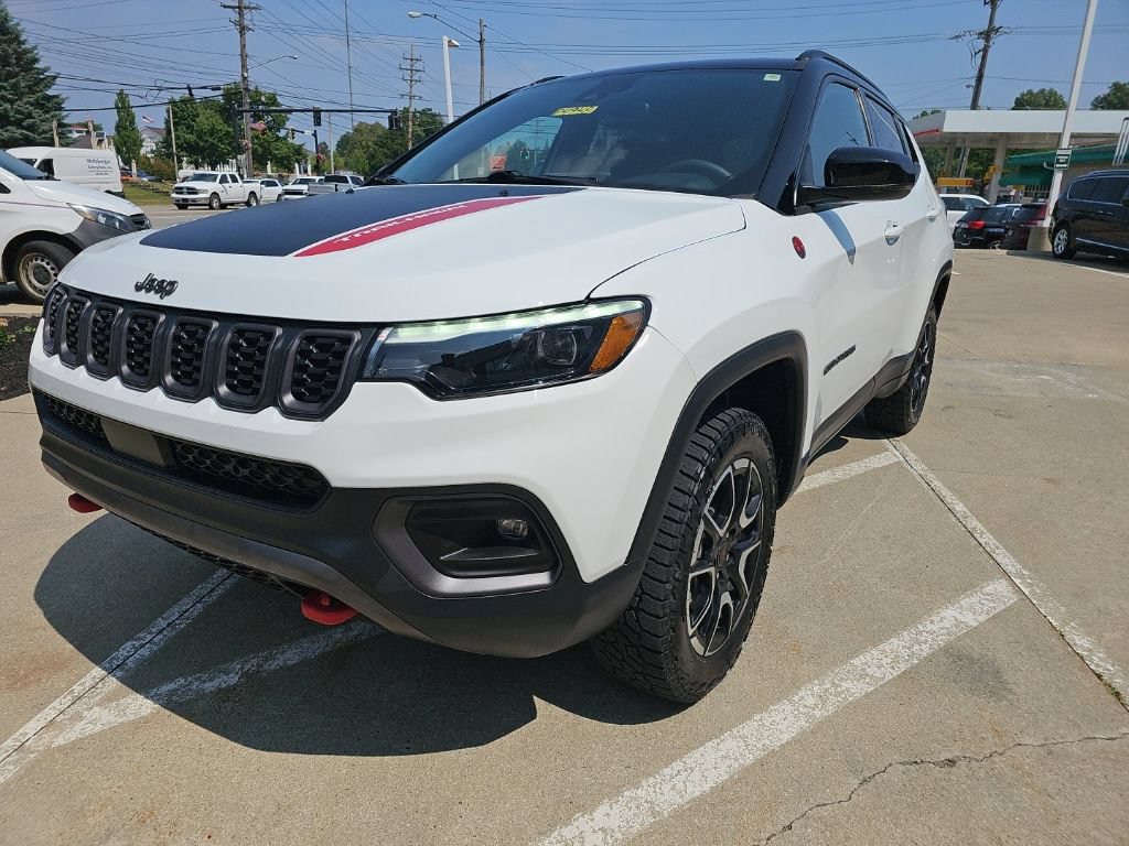 Certified 2025 Jeep Compass Trailhawk w/ Trailhawk Elite Group AWD/4WD image 10