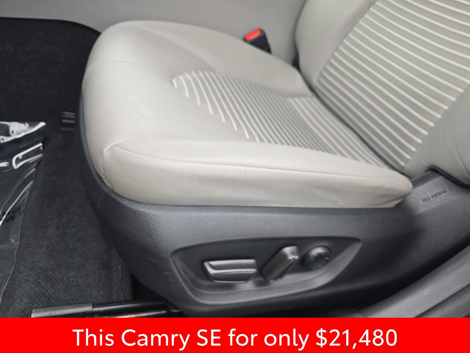 Used 2024 Toyota Camry SE image 33