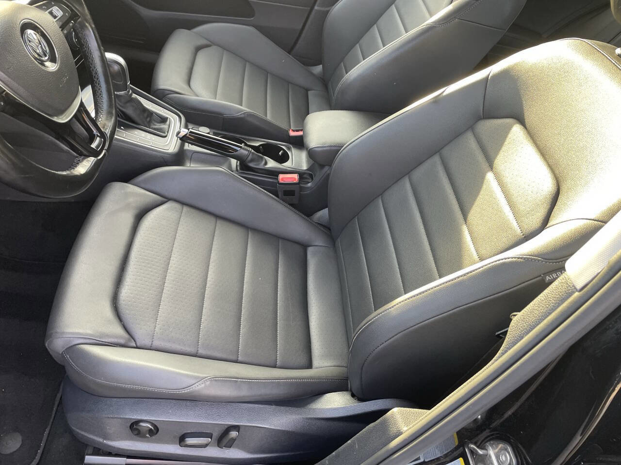 Used 2015 Volkswagen Golf SEL image 28