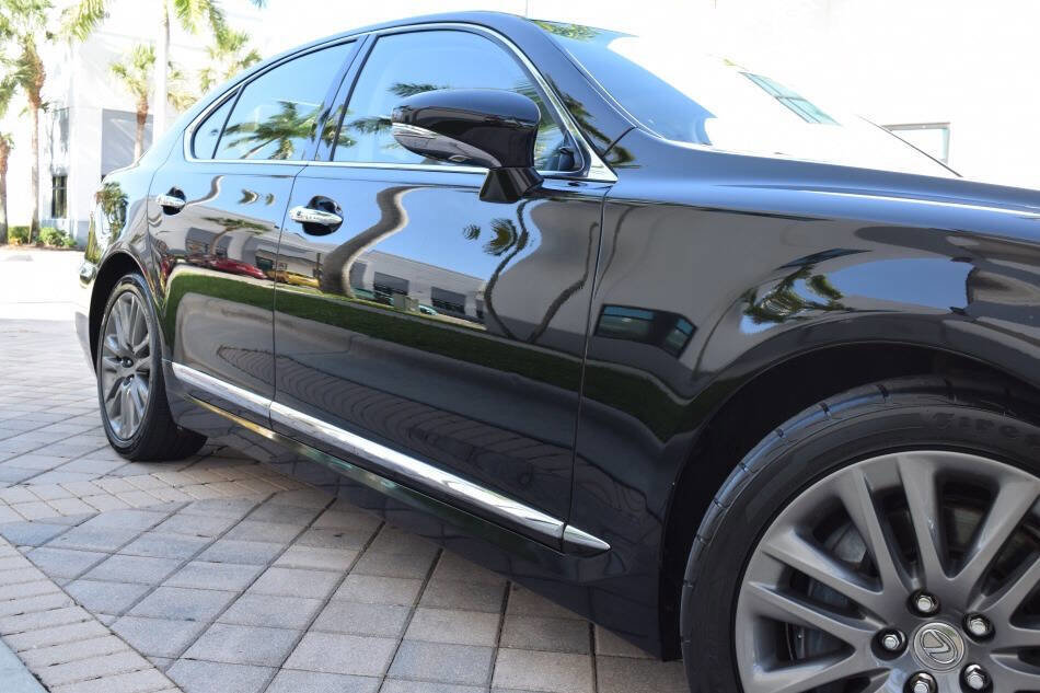 Used 2013 Lexus LS 460 AWD w/ Comfort Pkg image 17