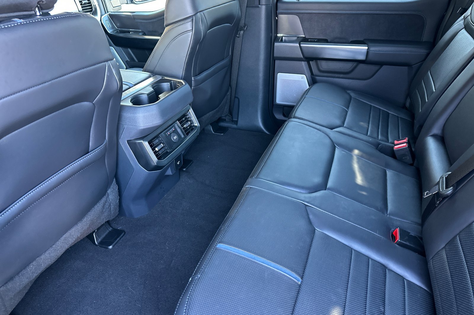 Used 2026 Ford F250 Platinum AWD/4WD image 11