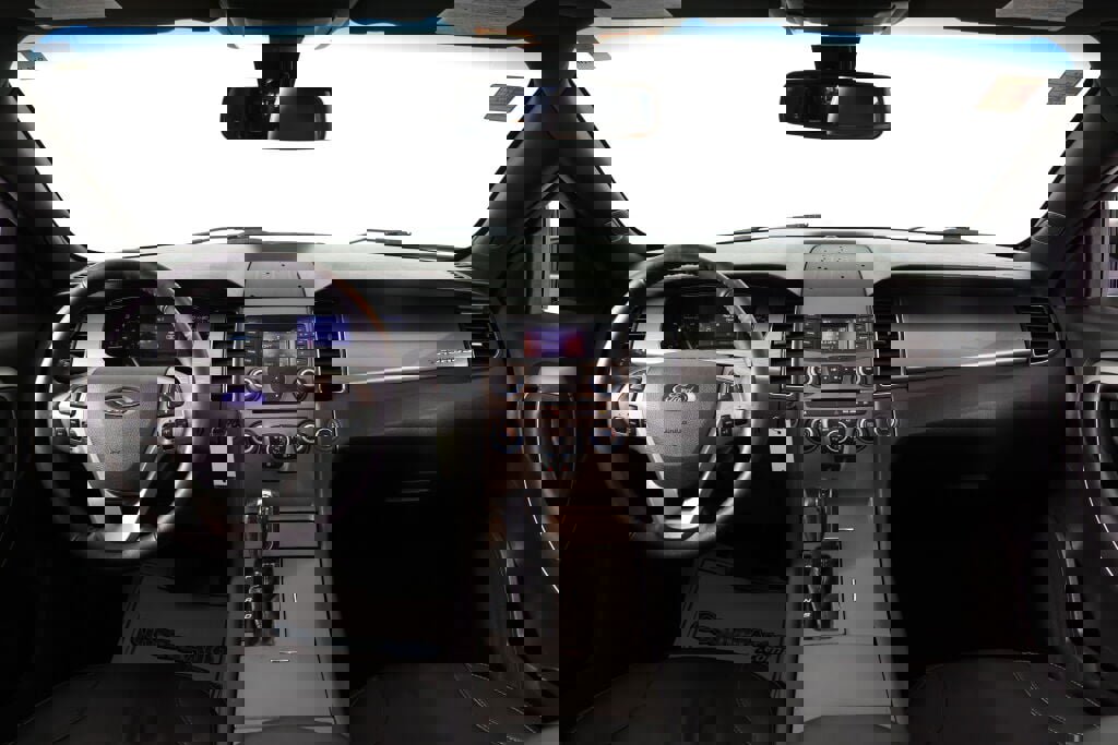 Used 2017 Ford Taurus SEL image 27