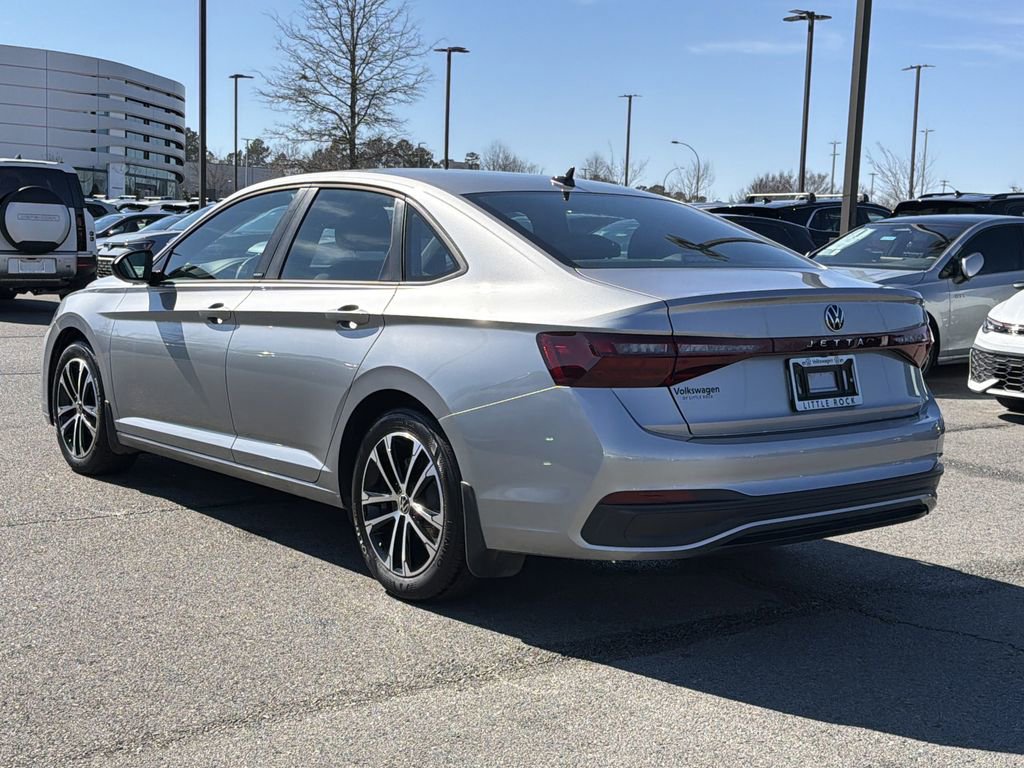 Used 2025 Volkswagen Jetta Sport image 3