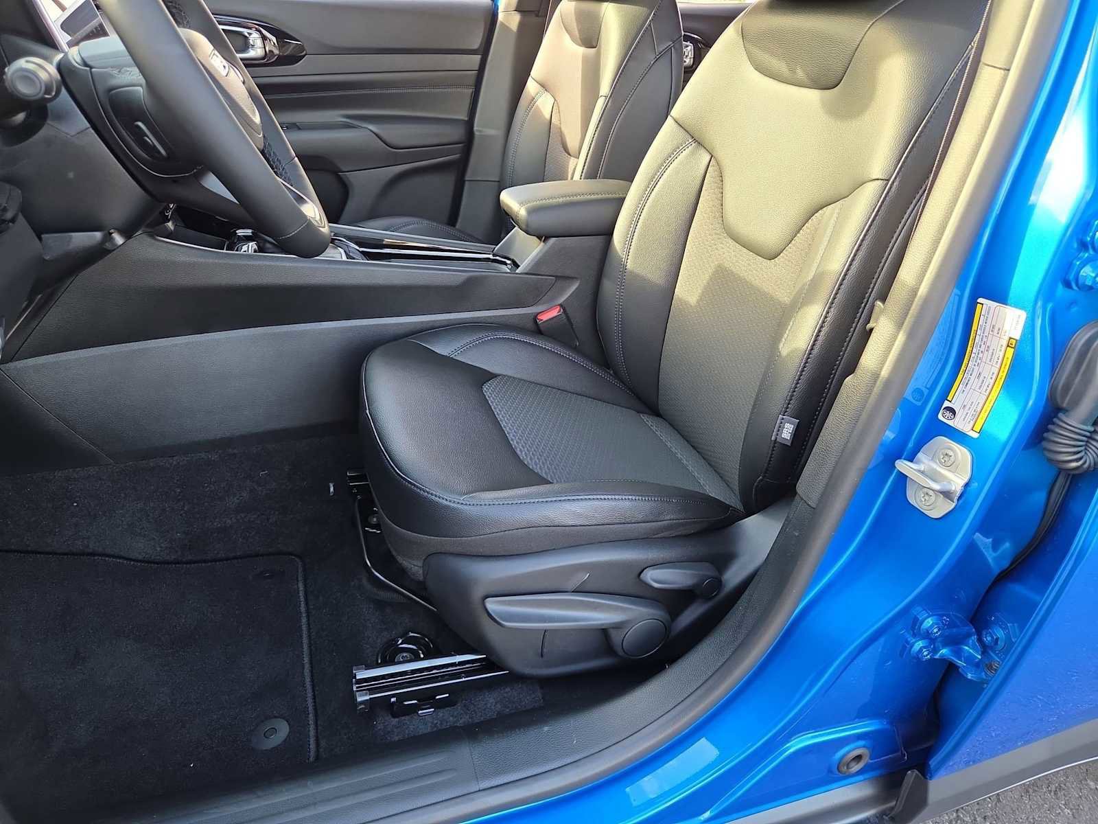 New 2026 Jeep Compass Latitude image 17