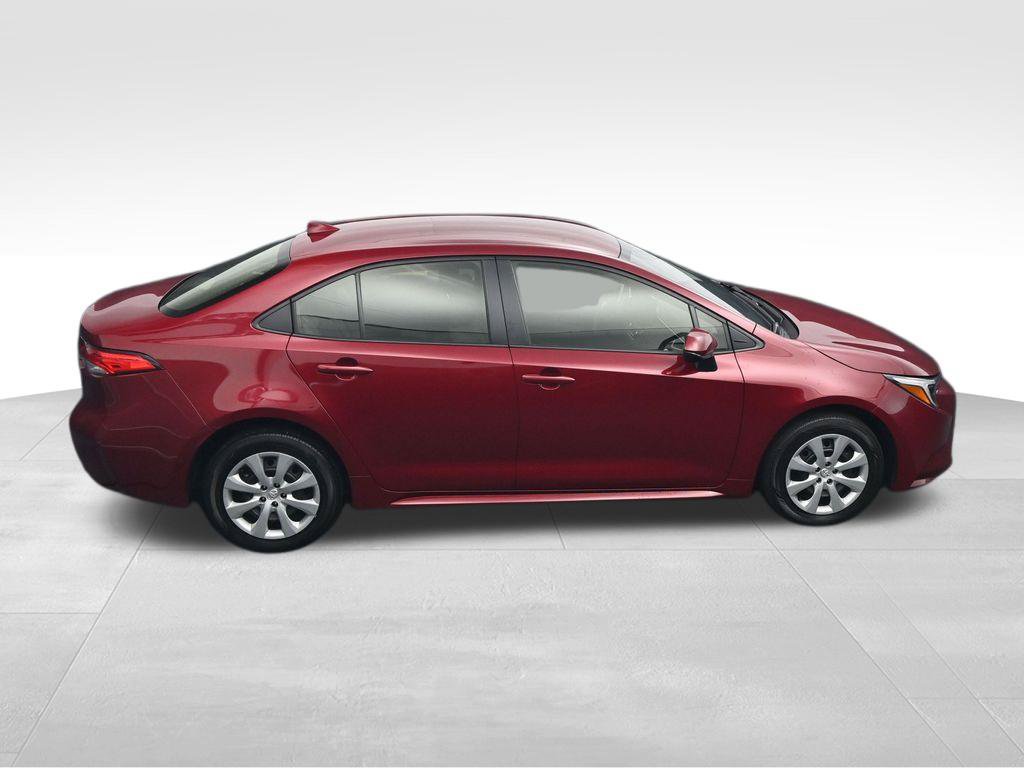 Used 2025 Toyota Corolla LE FWD image 34