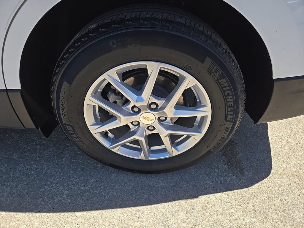 Used 2023 Chevrolet Equinox LS FWD image 23