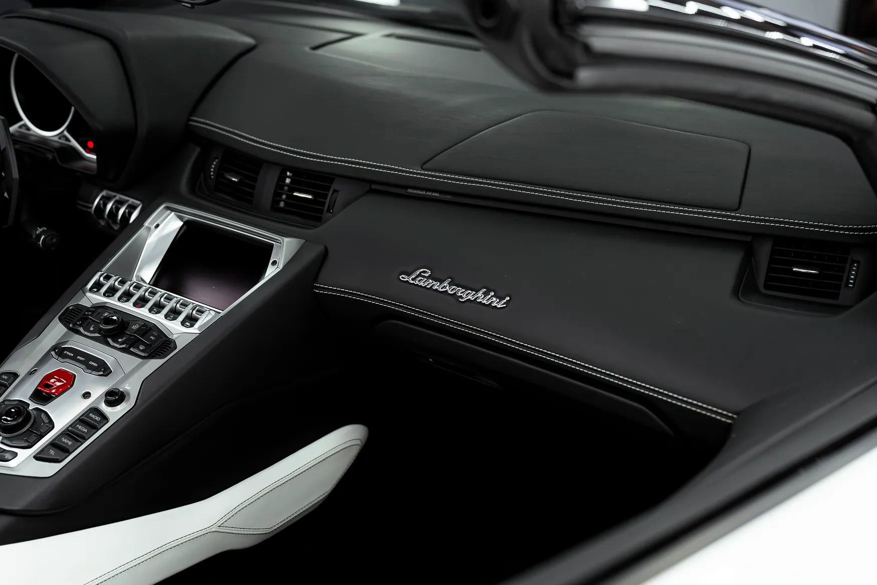 Used 2016 Lamborghini Aventador LP 700-4 image 34