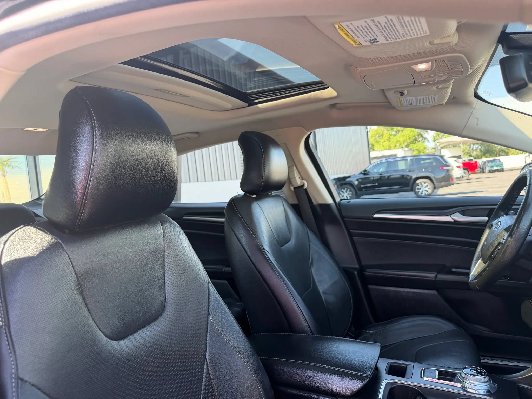 Used 2019 Ford Fusion Titanium AWD/4WD image 27