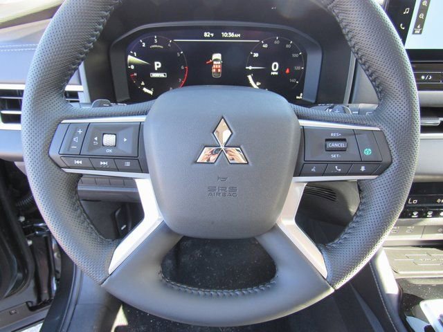 New 2025 Mitsubishi Outlander SE image 22