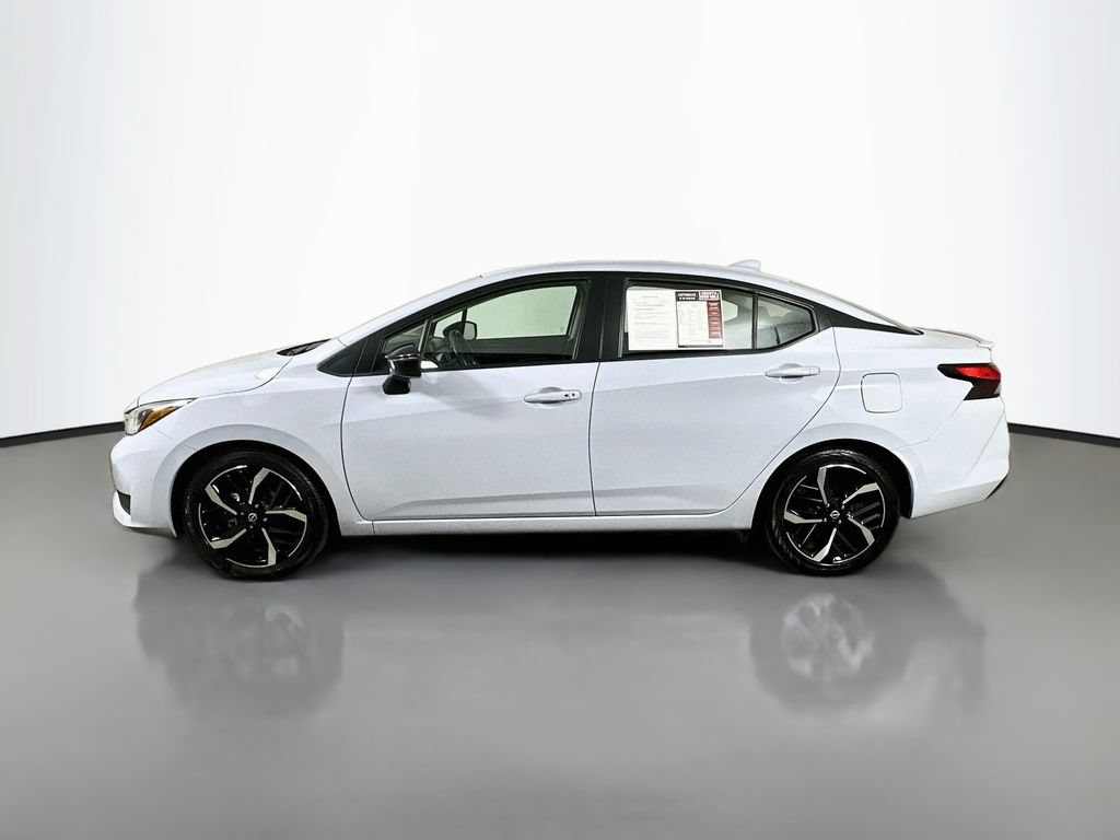 Used 2025 Nissan Versa SR FWD image 5