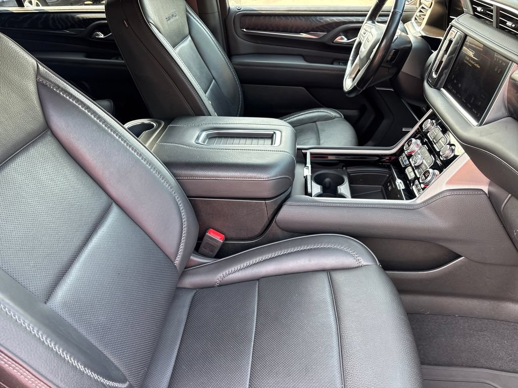 Used 2022 GMC Yukon XL Denali AWD/4WD image 14