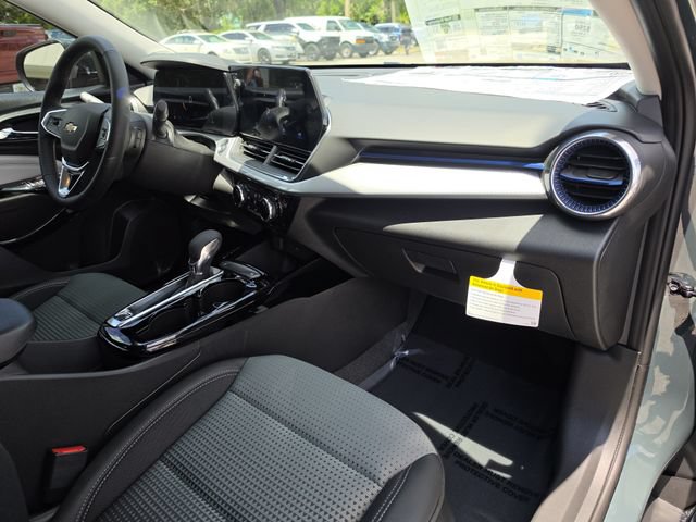 Used 2026 Chevrolet Trax LT w/ LT Convenience Package FWD image 14
