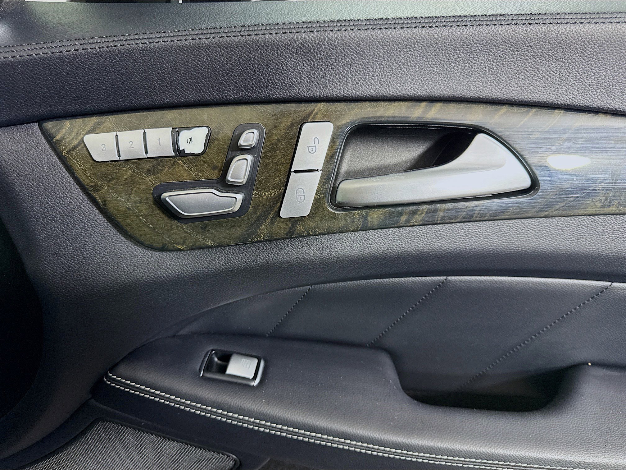 Used 2016 Mercedes-Benz CLS 550 4MATIC image 31