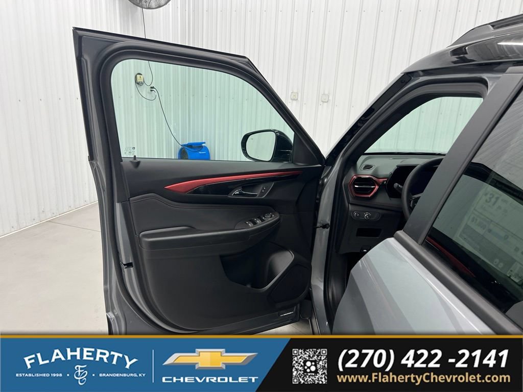 New 2026 Chevrolet TrailBlazer RS w/ Driver Confidence Package FWD image 8