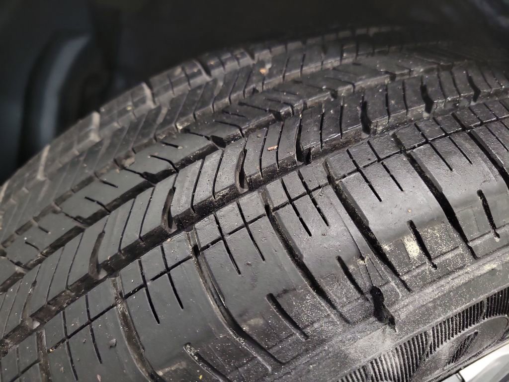 Used 2020 Toyota Corolla LE image 11