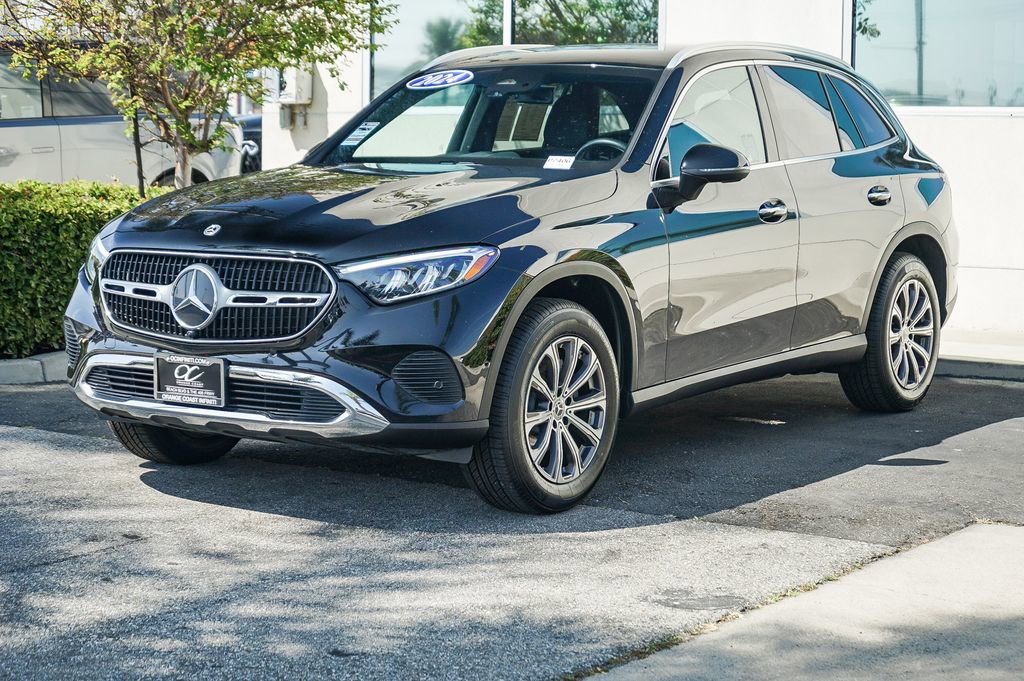 Used 2024 Mercedes-Benz GLC 300 image 3