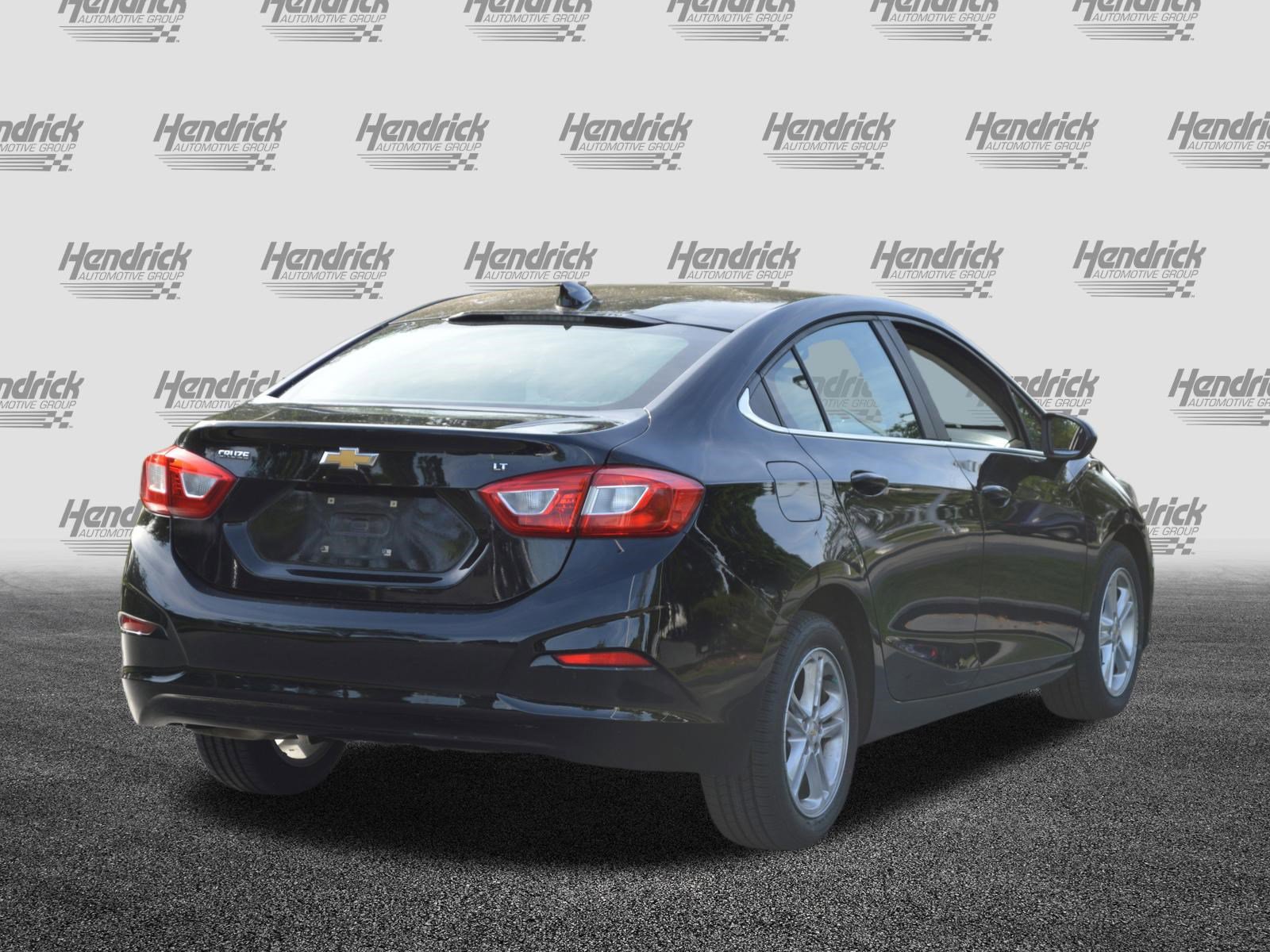 Used 2017 Chevrolet Cruze LT FWD image 11