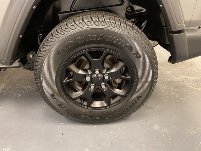 Used 2023 Jeep Wrangler Sport AWD/4WD image 25