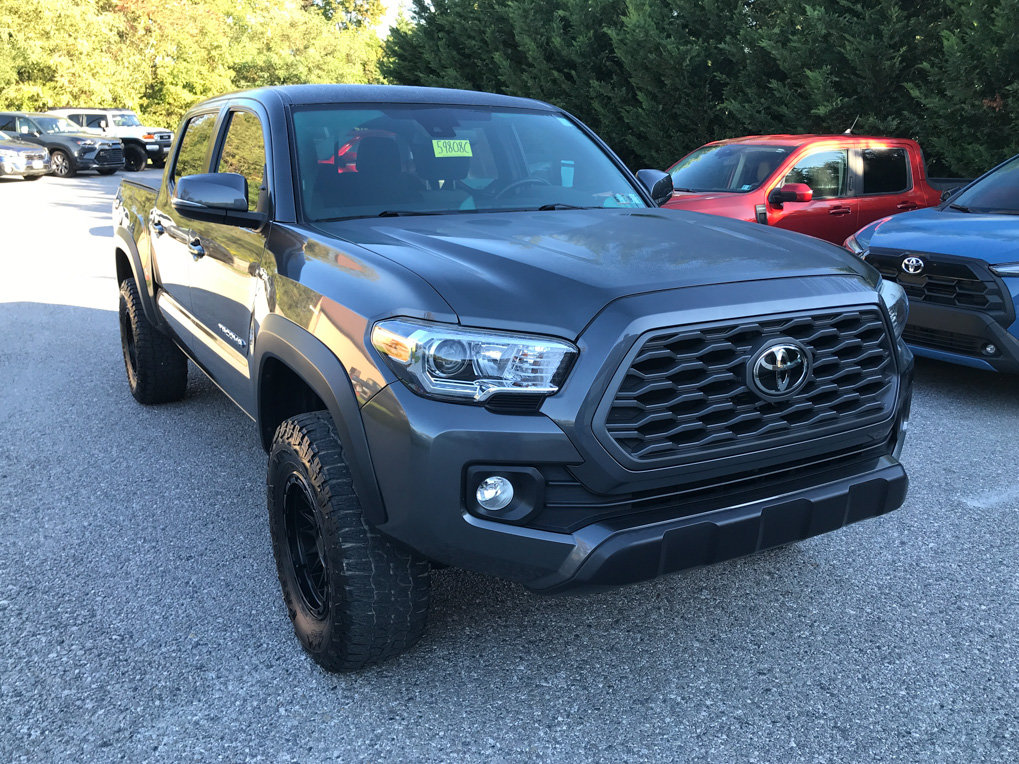 Used 2020 Toyota Tacoma TRD Off-Road AWD/4WD image 5