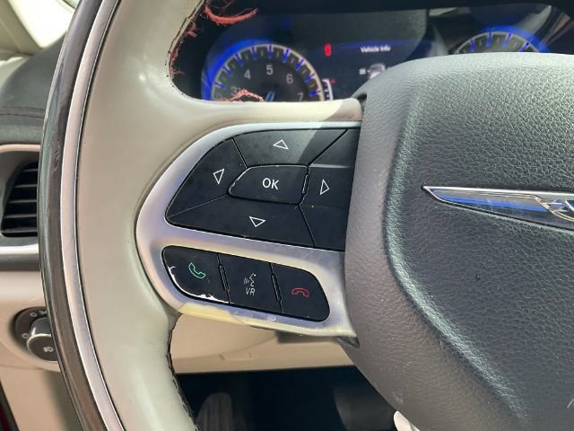 Used 2017 Chrysler Pacifica Limited FWD image 28