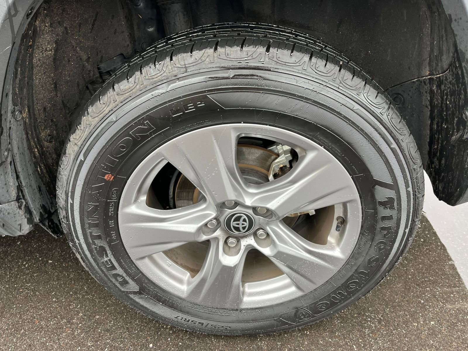 Used 2025 Toyota RAV4 LE image 29