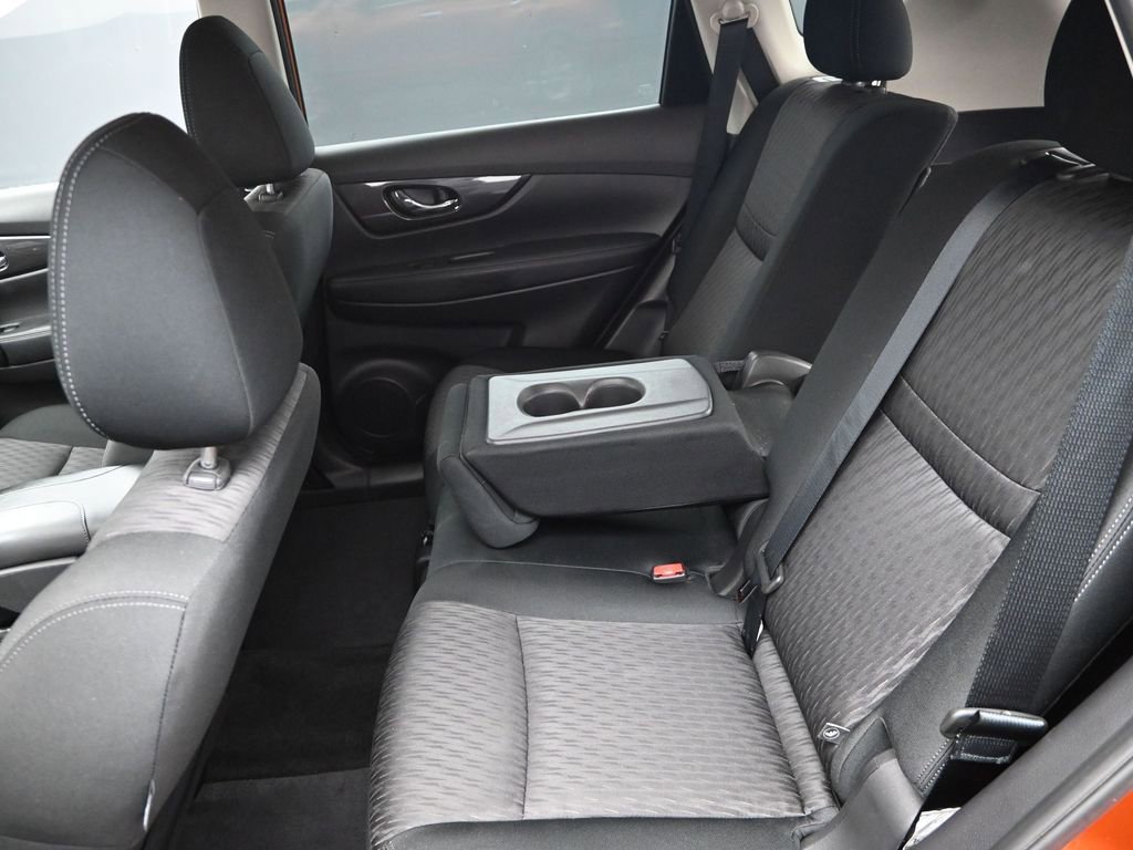 Used 2020 Nissan Rogue SV image 14