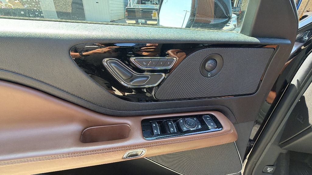 Used 2020 Lincoln Aviator Reserve w/ Equipment Group 201A AWD/4WD image 13
