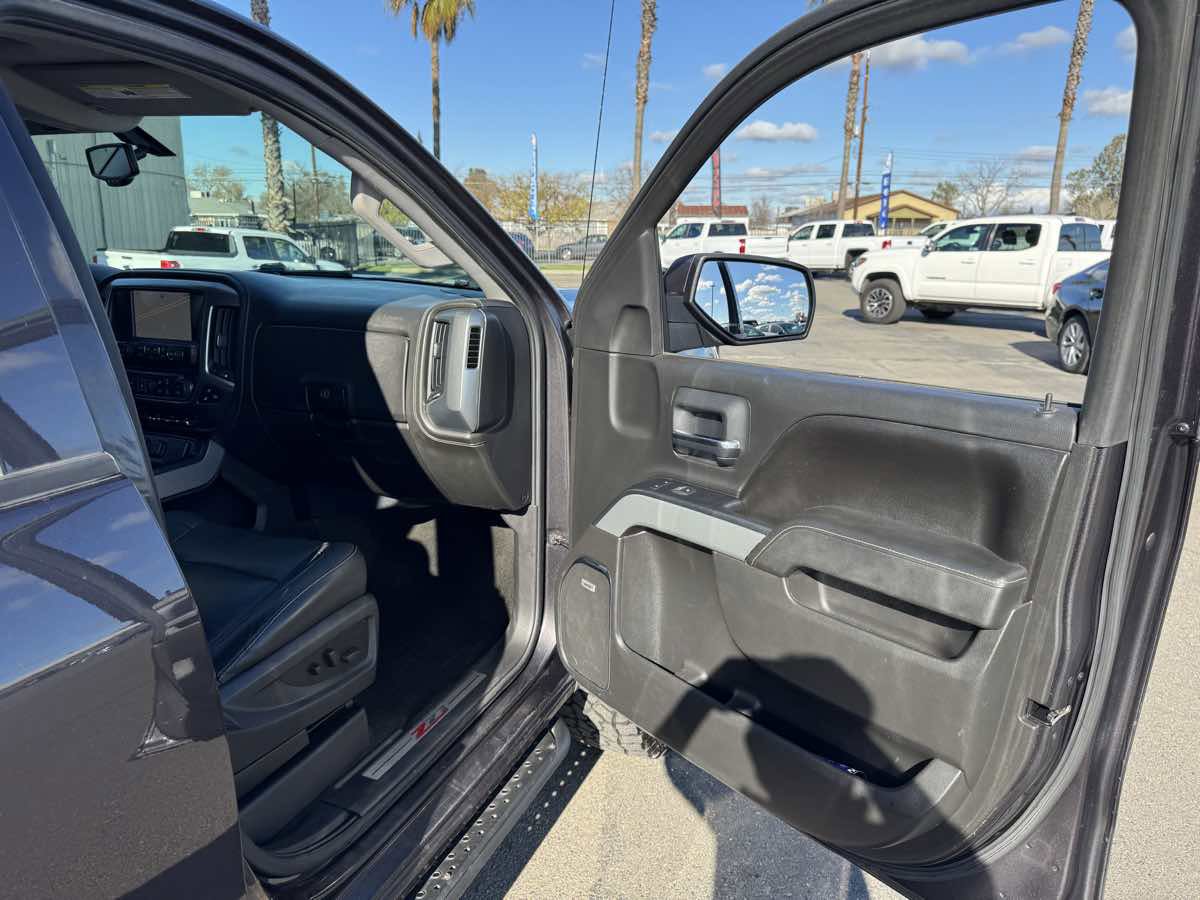 Used 2015 Chevrolet Silverado 1500 LTZ Z71 w/ LTZ Plus Package image 19