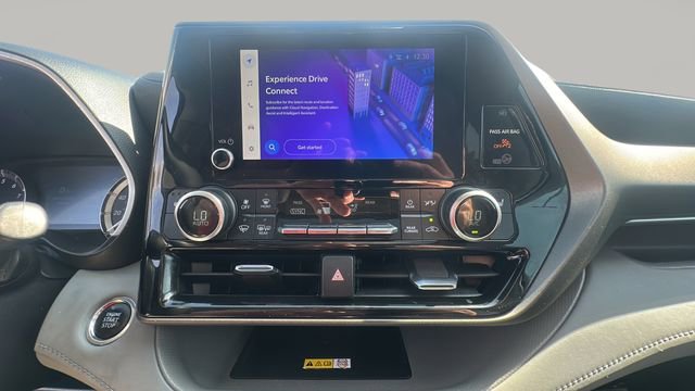 Used 2023 Toyota Highlander XLE FWD image 16