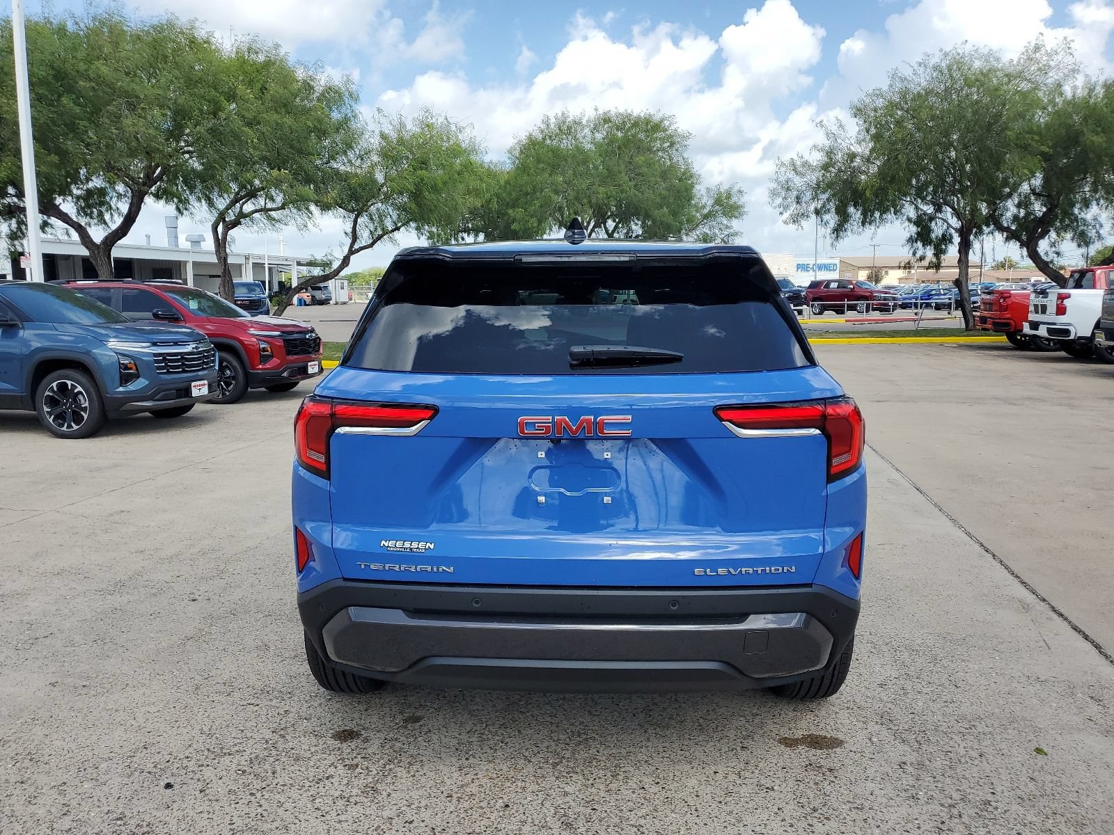 New 2027 GMC Terrain Elevation w/ LPO, Floor Liner Package FWD image 6