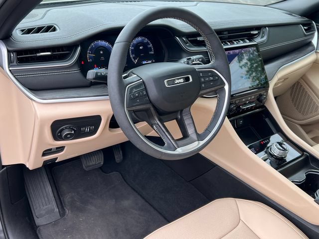 Used 2024 Jeep Grand Cherokee Limited w/ Luxury Tech Group II AWD/4WD image 19
